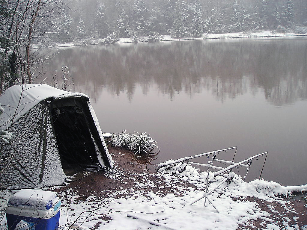 La base avec la pêche à krasnoyarske